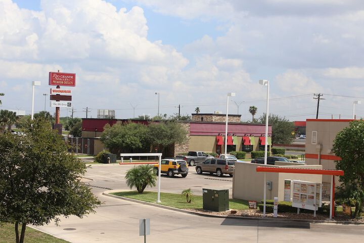 Quality Inn & Suites at the Outlets Mercedes / Weslaco