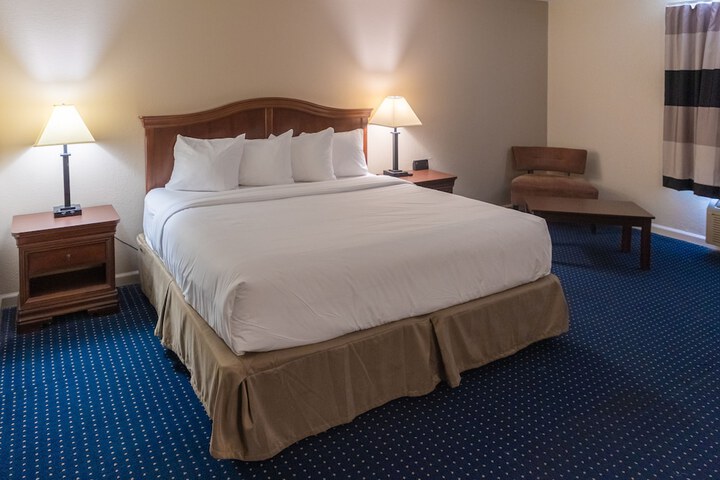 Room 25 of 32