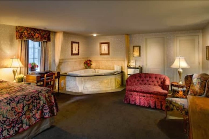 Red Coach Inn