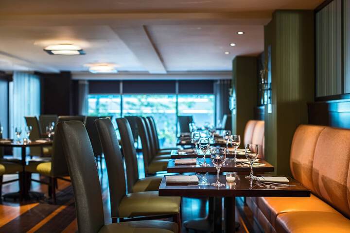 Dining 108 of 138