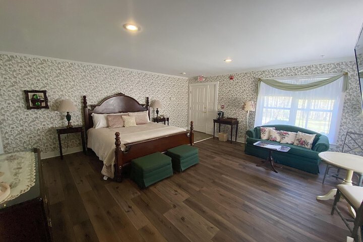 Brook Farm Inn