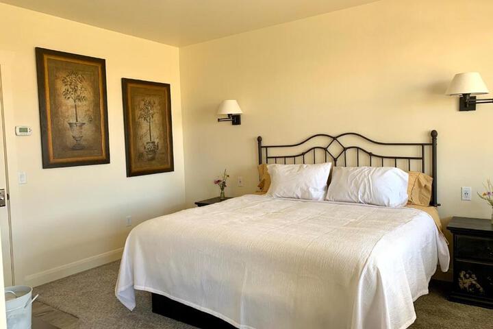 Annies Place Bed & Breakfast