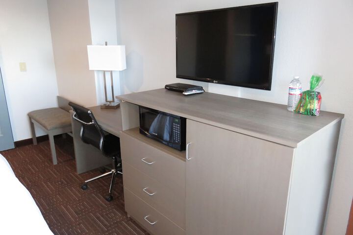 Room 11 of 35