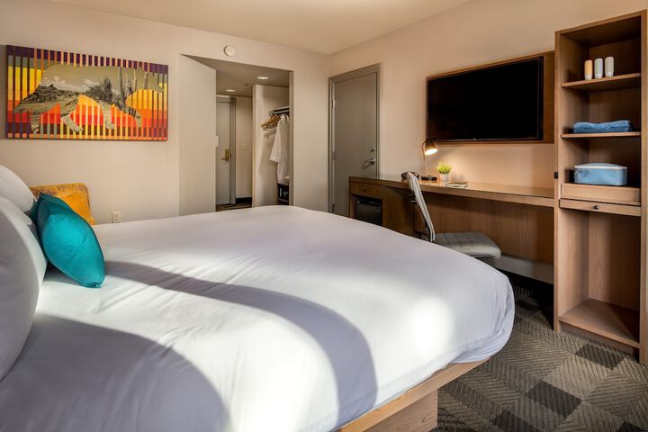 Room 18 of 29