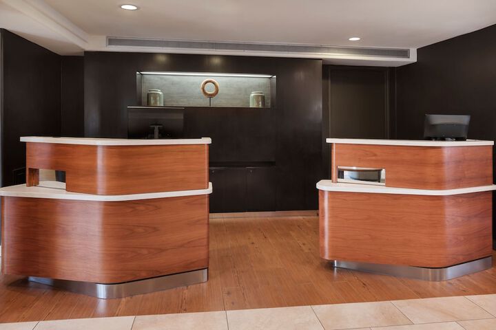 Courtyard by Marriott San Diego Del Mar / Solana Beach
