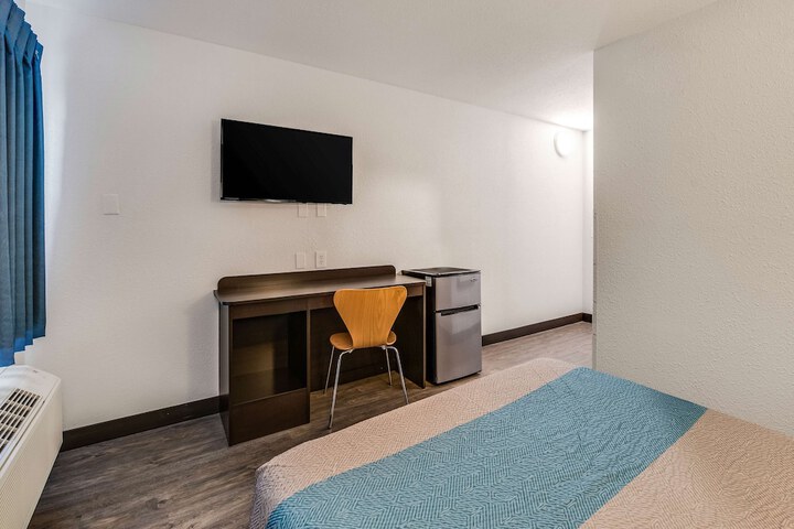 Room 55 of 82