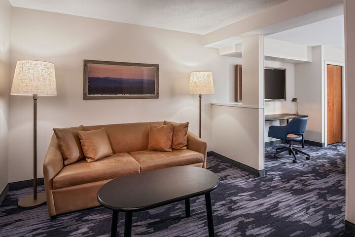 Room 21 of 32