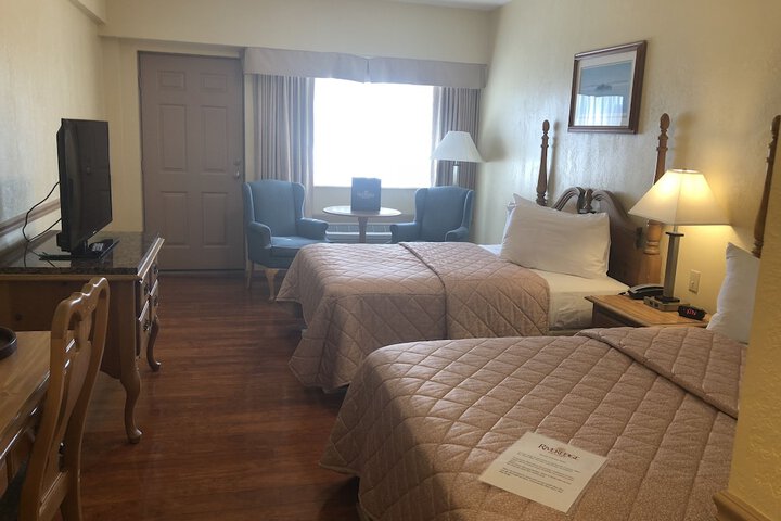 Room 32 of 65
