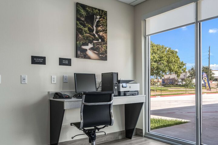 Business Center 38 of 38