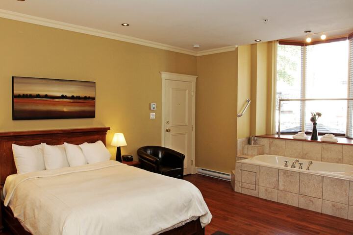 Room 17 of 42