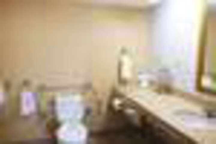 Room 106 of 124