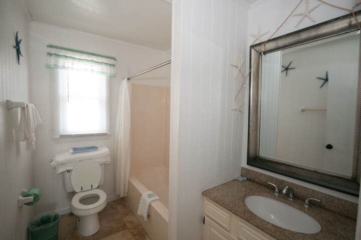 Room 146 of 199