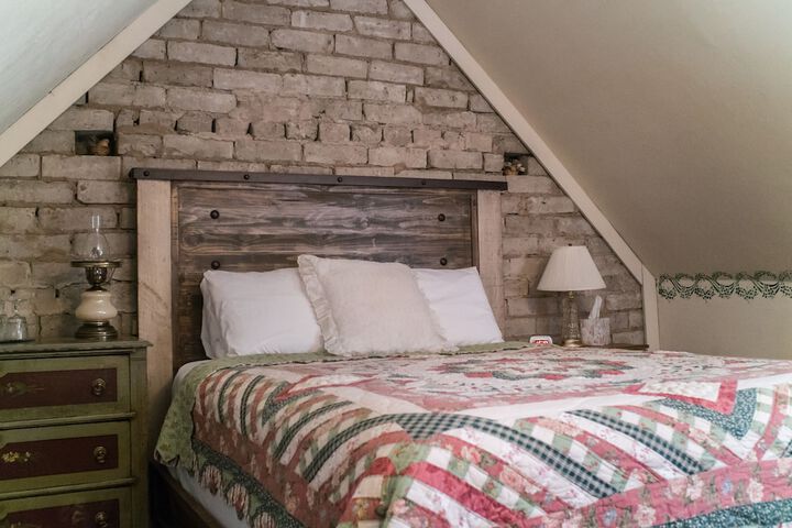 Room 33 of 50