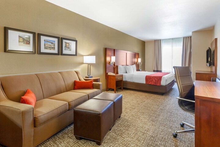 Room 32 of 43