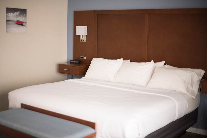 Room 14 of 66