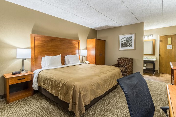 Room 10 of 21