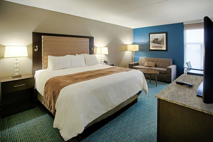 DoubleTree by Hilton Roseville Minneapolis