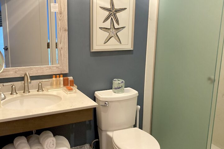 Sand Pebbles Inn