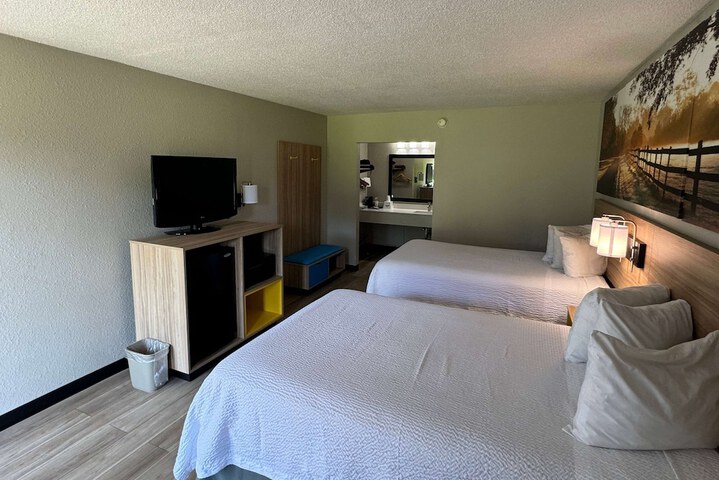 Room 9 of 22