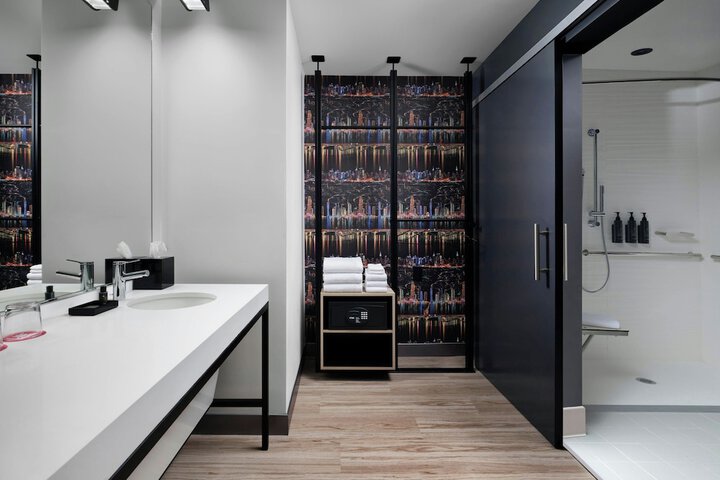 Room 18 of 31
