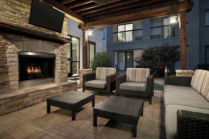 Courtyard by Marriott Dallas DFW Airport North / Irving