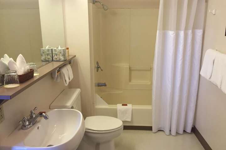 Room 12 of 32