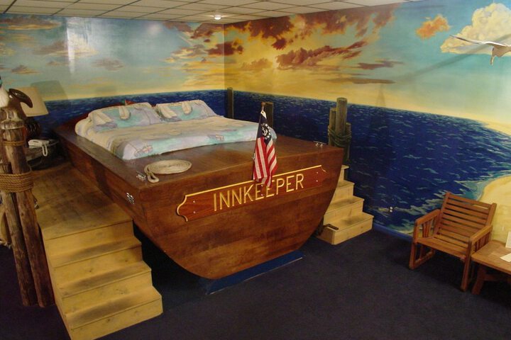 Wildwood Inn Tropical Dome & Theme Suites
