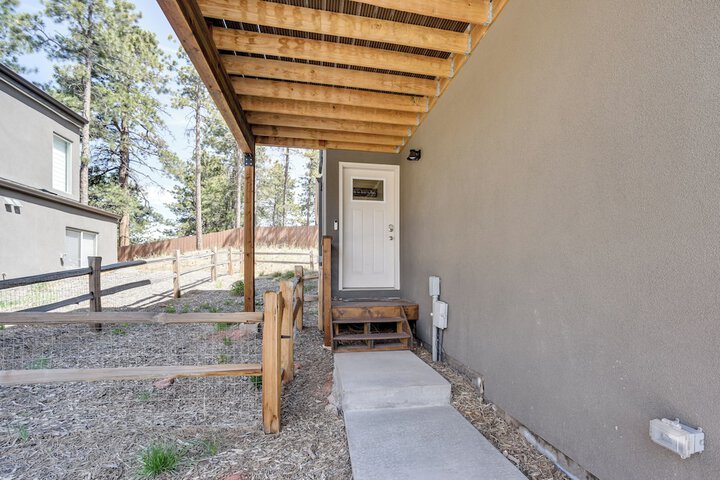 Dtwn Woodland Park Townhome w / Covered Deck
