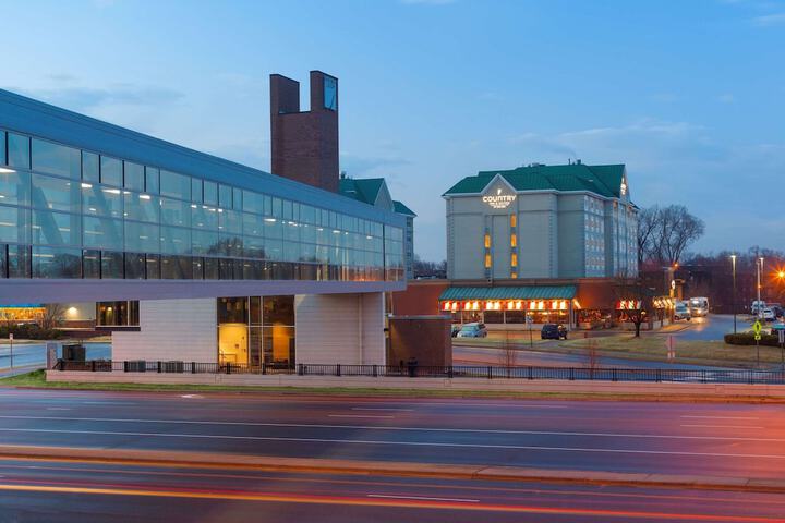 Country Inn & Suites by Radisson Bloomington at Mall of America, MN