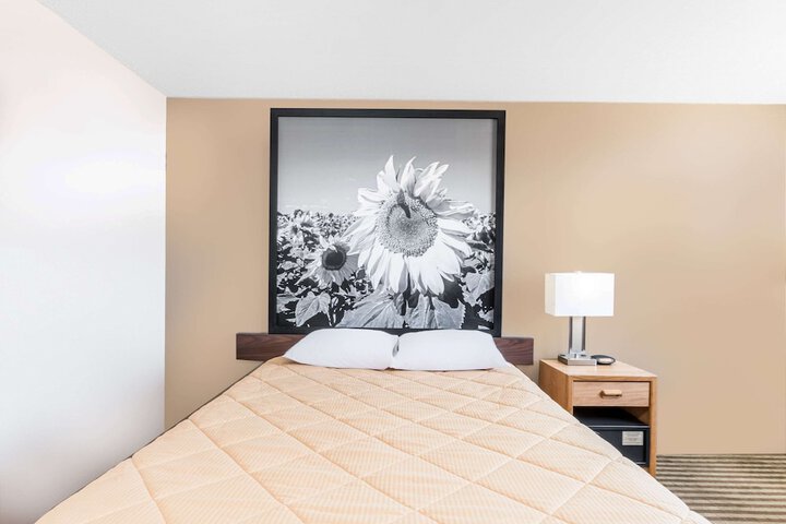 Room 10 of 14