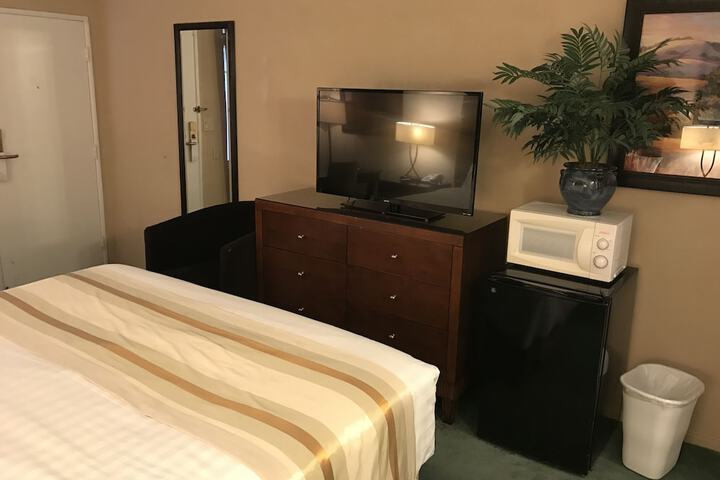 Room 13 of 17