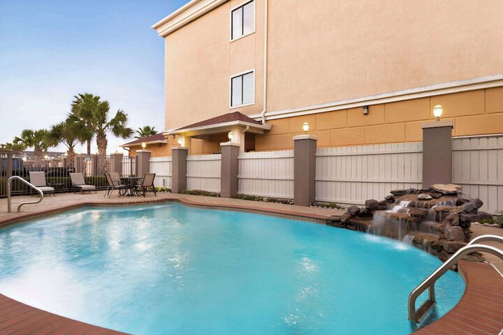 Pool 3 of 30