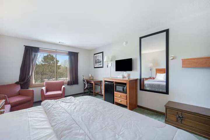 Room 10 of 12