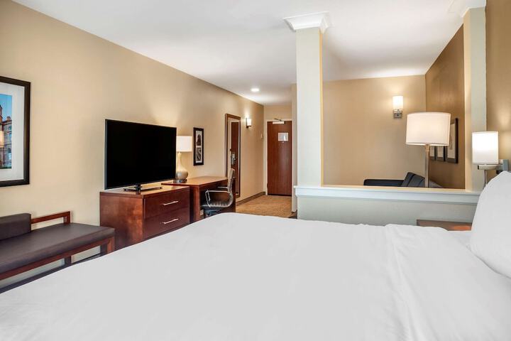 Comfort Inn & Suites Harrisonburg