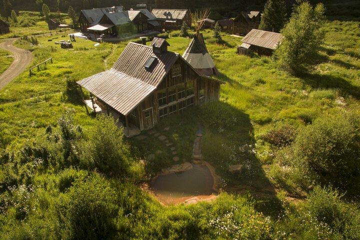 Hotel 3 of 100