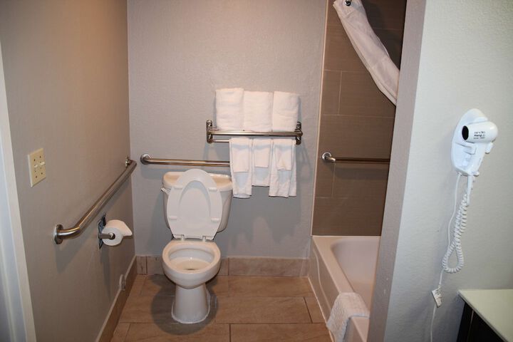 Room 14 of 33