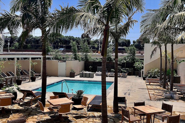 Pool 10 of 56