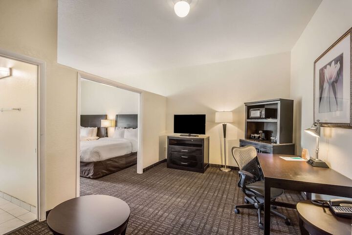 Room 27 of 115