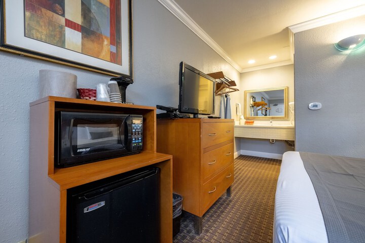 Room 26 of 50