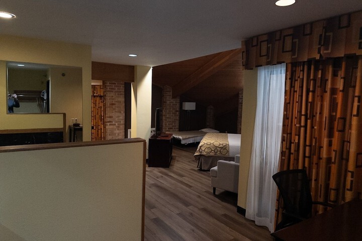 Baymont by Wyndham Battle Creek Downtown