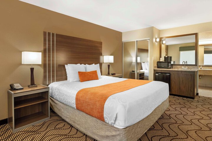 Room 21 of 36