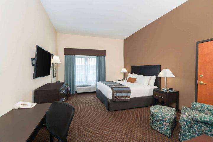 Room 9 of 16