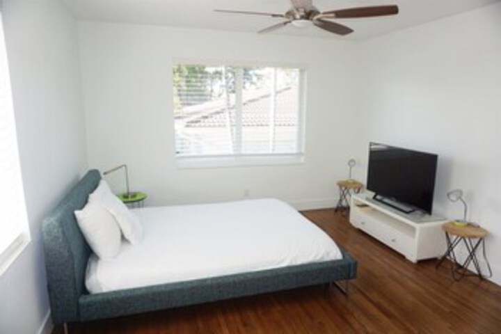 Luxe Miami Shores Home With Pool & BBQ