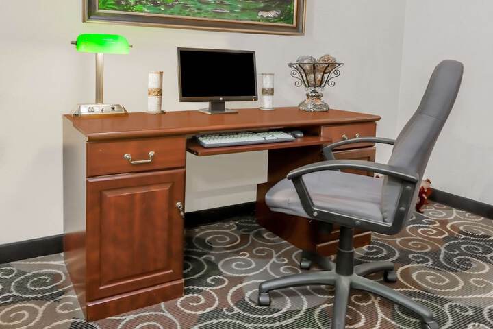 Business Center 14 of 14