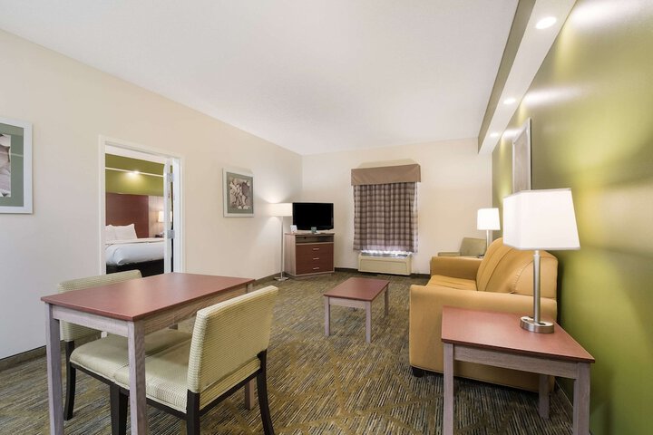 Room 16 of 25