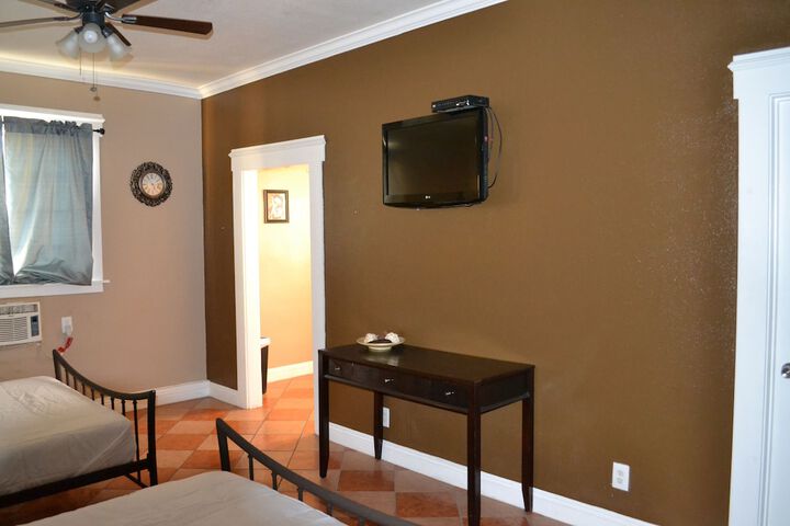 Room 35 of 66