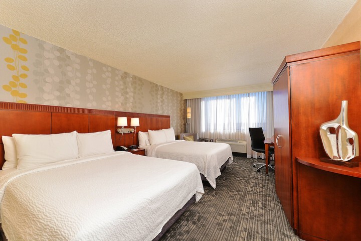 Room 32 of 68