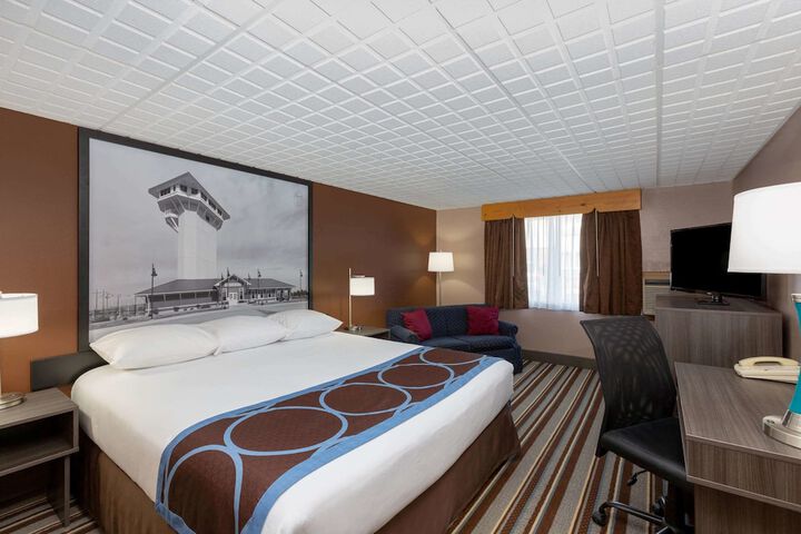 Room 43 of 51