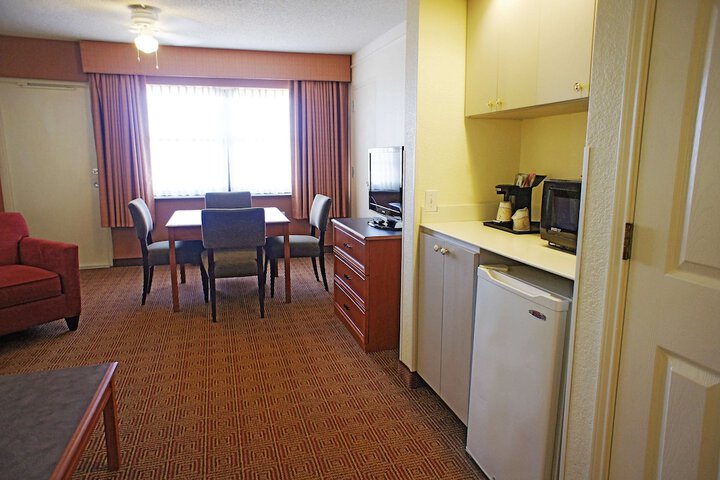 Room 12 of 24