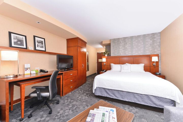 Room 37 of 77